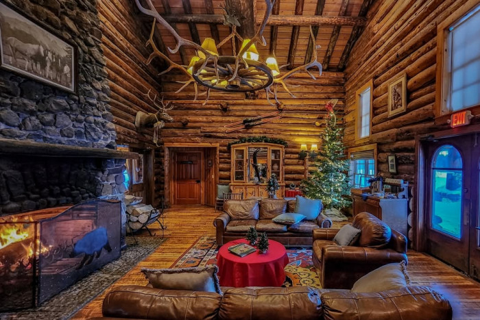 Brooks Lake Lodge — , 