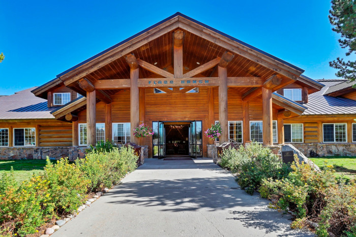 Flagg Ranch - Headwaters Lodge & Cabins — Yellowstone, WY